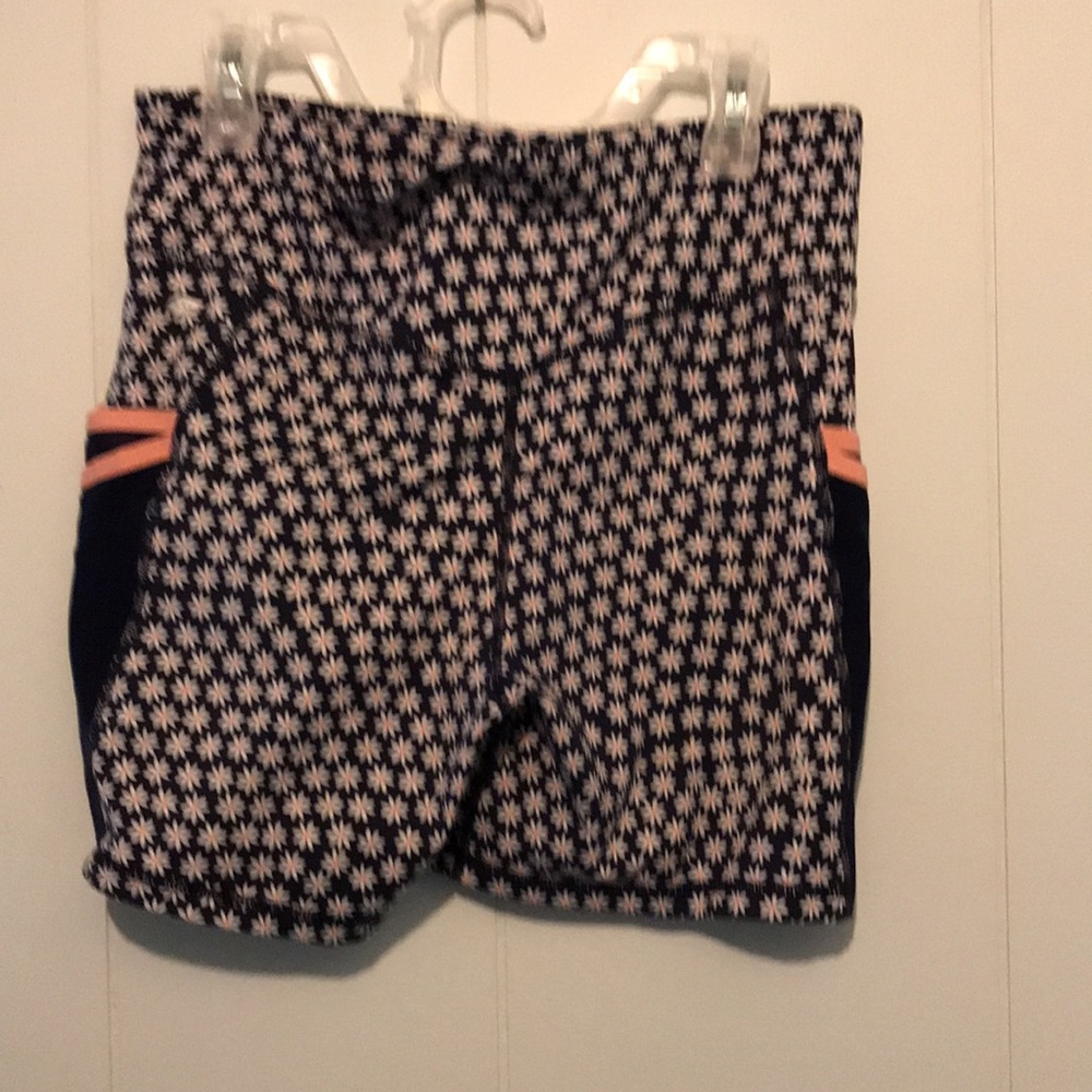 Fabletics shorts - Picture 2 of 3